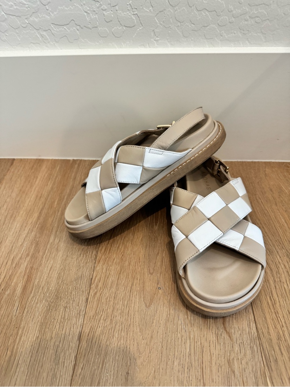 Alohas Beige and White Woven Platform Sandals